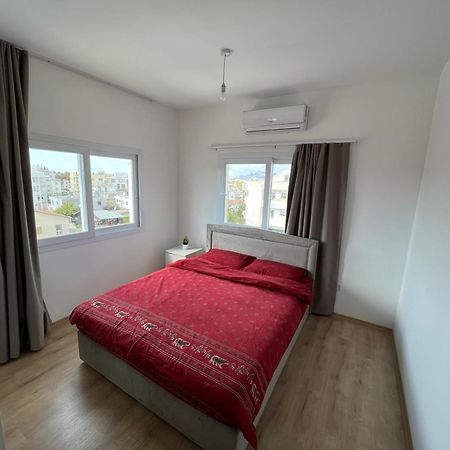 Tetris Apartment Spacious Comfortable نيقوسيا الغرفة الصورة