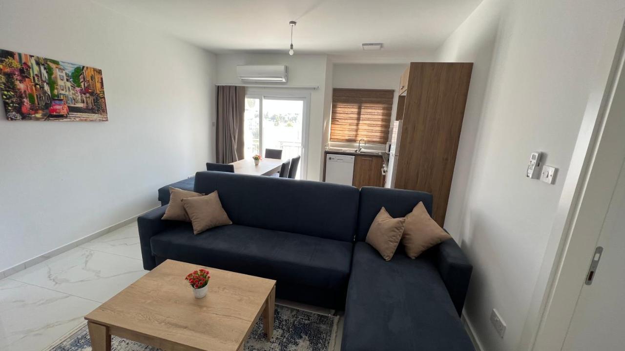 Tetris Apartment Spacious Comfortable نيقوسيا الغرفة الصورة