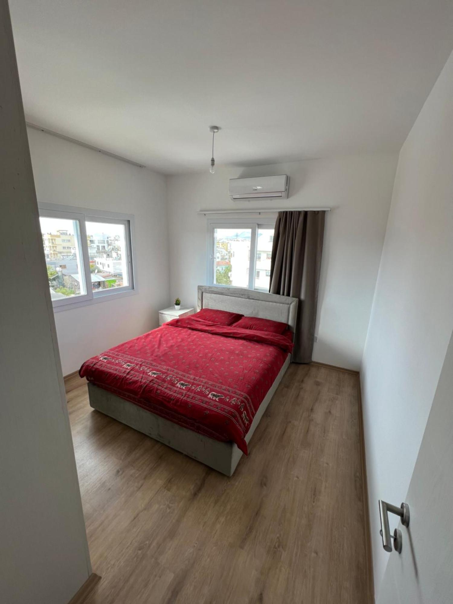 Tetris Apartment Spacious Comfortable نيقوسيا الغرفة الصورة